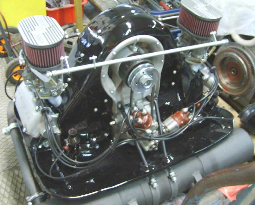 Fuhrmann engine, Typ 587 Carrera, mit von uns neu gefertigter Motorverblechung.